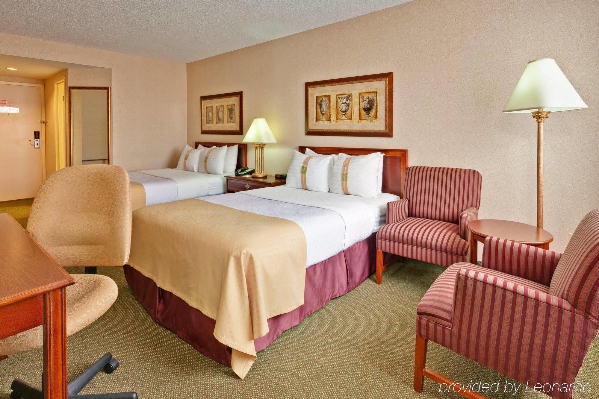 Holiday Inn Express & Suites Mississauga-Toronto Southwest, An Ihg Hotel Номер фото